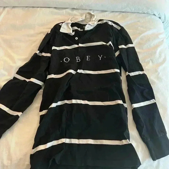 Obey button down - Picture 1 of 3